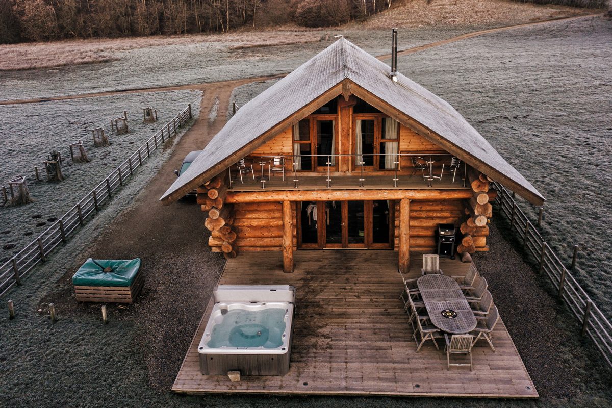 Hidden-River-Cabins_luxury-cabins-with-hot-tubs