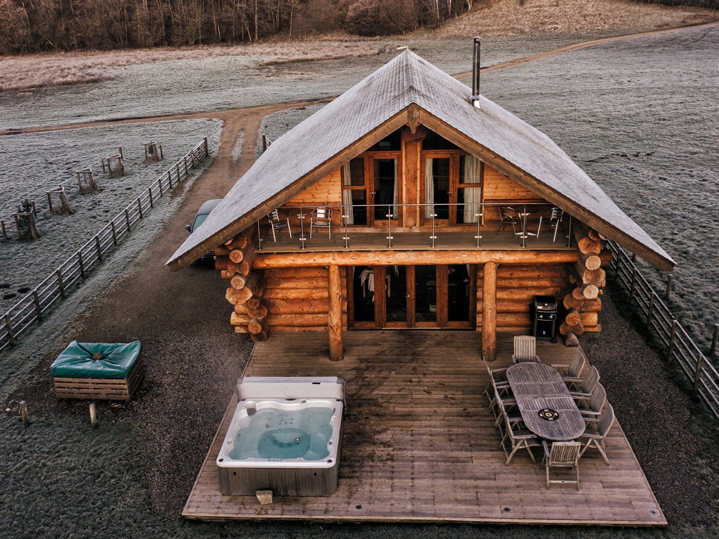 Hidden-River-Cabins_luxury-cabins-with-hot-tubs