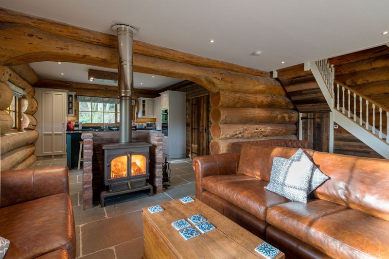 Hidden River Cabins_Snowdrop Cabin fireplace