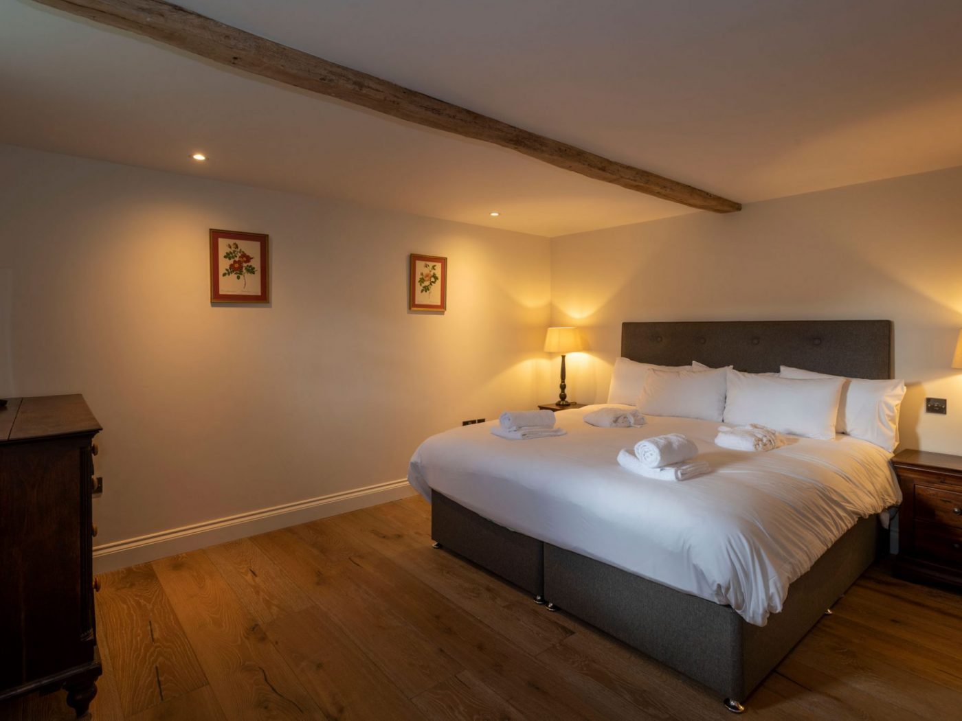 Blacksmiths cottage_HiddenRiverCabins Bedroom