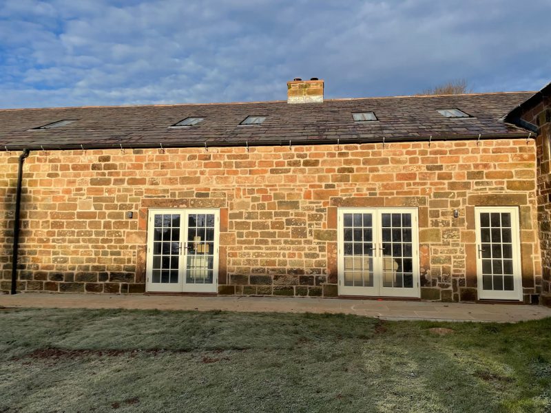 Coach-House_Exterior_Hidden-River-Cabins