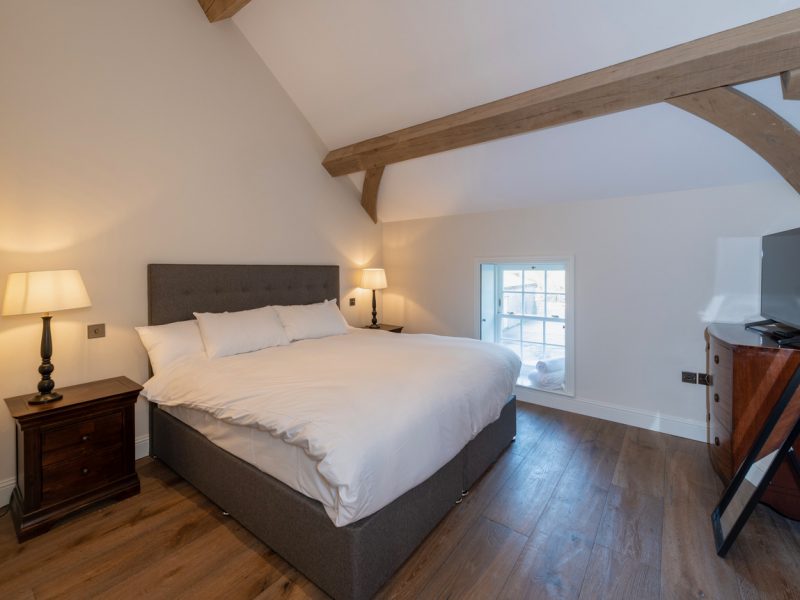 Arch Cottage_Hidden River Cabins bedroom