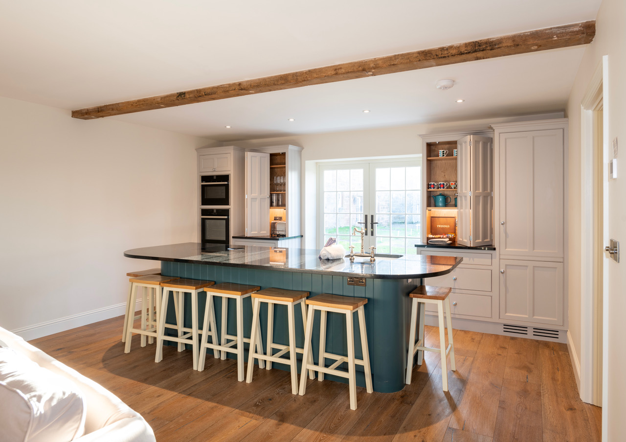 Arch Cottage_Hidden River Cabins kitchen